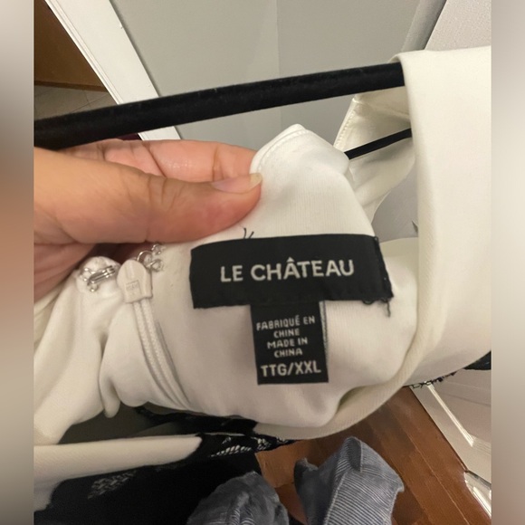 Gorgeous white Le Château dress with black lace overlay. Size XXL. - Picture 4 of 4